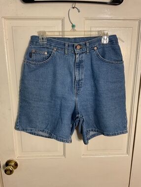 Vintage Chic Jean shorts size 10